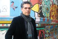 Mauricio Barría es académico y subdirector del Departamento de Teatro.