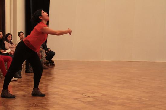 La danza contemporánea estará presente en esta inédita actividad cultural llamada Foro de las Artes 2015. "Lo que recuerdo", a cargo de la académica Daniela Marini, se presentará el lunes 05 de oct.
