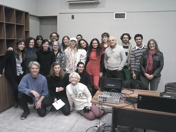 Grupo de estudiantes de la Escuela Multidisciplinaria de Arte Dramático (EMAD), Montevideo.