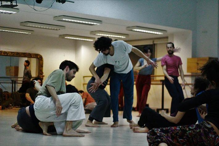 Las actividades son organizadas por el Núcleo de Investigación de Danza Contacto Improvisación.