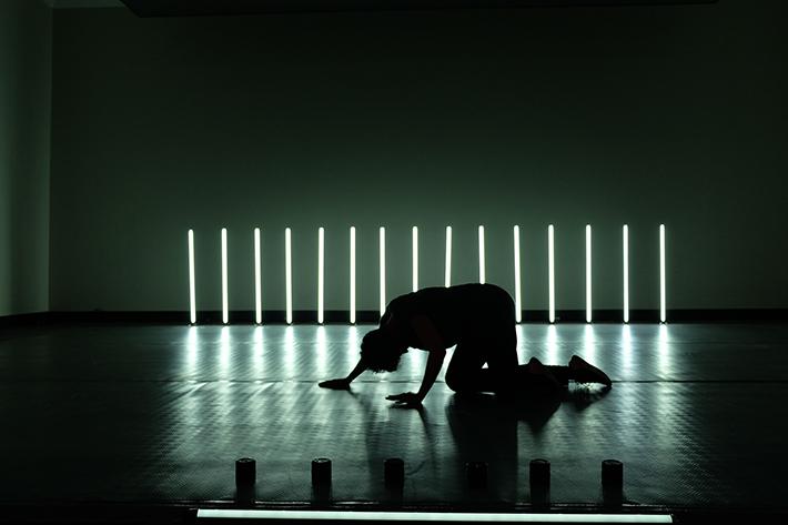La obra es parte de "Acciones Coreogra&#769;ficas", proyecto del Departamento de Danza que busca generar metodologías de creación innovadoras en esta disciplina.
