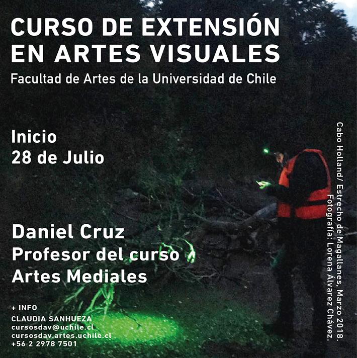 El artista visual, académico y subdirector del DAV, Daniel Cruz, impartirá el curso "Artes mediales".