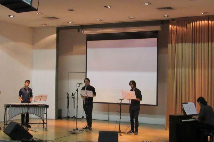 La obra 'Azul' de la compositora Ana María Sepúlveda fue interpretada por un grupo de estudiantes de la Facultad.