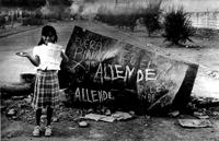 El pasado 9 de noviembre se inauguró la muestra "Visible/invisible. Huhges·Lorenzini·Vicuña. Tres fotógrafas durante la dictadura militar en Chile".