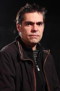 Mauricio Barría asumió recientemente como Director (S) de la Escuela de Postgrado de la Facultad de Artes de la Universidad de Chile, tras el ejercicio del Profesor Víctor Rondón.
