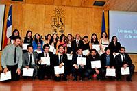 Uno de los grupos de nuevos profesores que se titularon este 5 de noviembre en una ceremonia realizada en el Auditorio María Ghilardi Venegas.