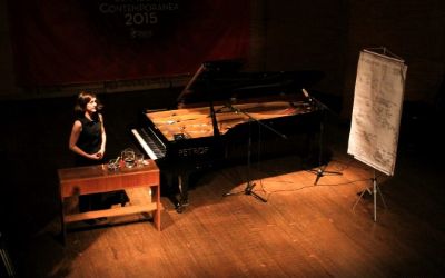 La pianista Fernanda Ortega en su interpetación de Water Music, de John Cage. 