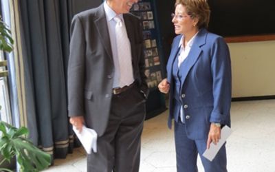 El director de la RMCH Luis Merino junto a la encargada de redacción Nancy Sattler El director de la RMCH Luis Merino junto a la encargada de redacción Nancy Sattler
