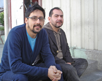Marco Espinoza y Raúl Miranda son los autores tras "Mutaciones Escénicas: Mediamorfosis, transmedialidad y postproducción en el teatro chileno contemporáneo". 