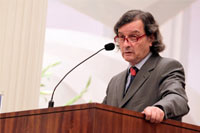 El Prorrector (S), Íñigo Díaz, mencionó la proyección del trabajo de los Profesores de la U. de Chile, reflejada en el Barómetro de la Educación Superior 2009.
