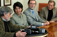 Fue la Ministra de Educación, Yasna Provoste, quien le avisó por teléfono a Guillermo Núñez que era el Premio Nacional de Artes 2007.