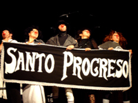 La Compañía Plancton fue la encargada de abrir, durante la noche del pasado 16 de enero, el Festival de Teatro Cielos del Infinito con la presentación de la obra "Santo Progreso".