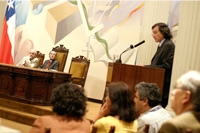 El Vicerrector de Asuntos Académicos, Íñigo Díaz, destacó que la U. de Chile sigue siendo "la columna vertebral del mundo intelectual de la nación".